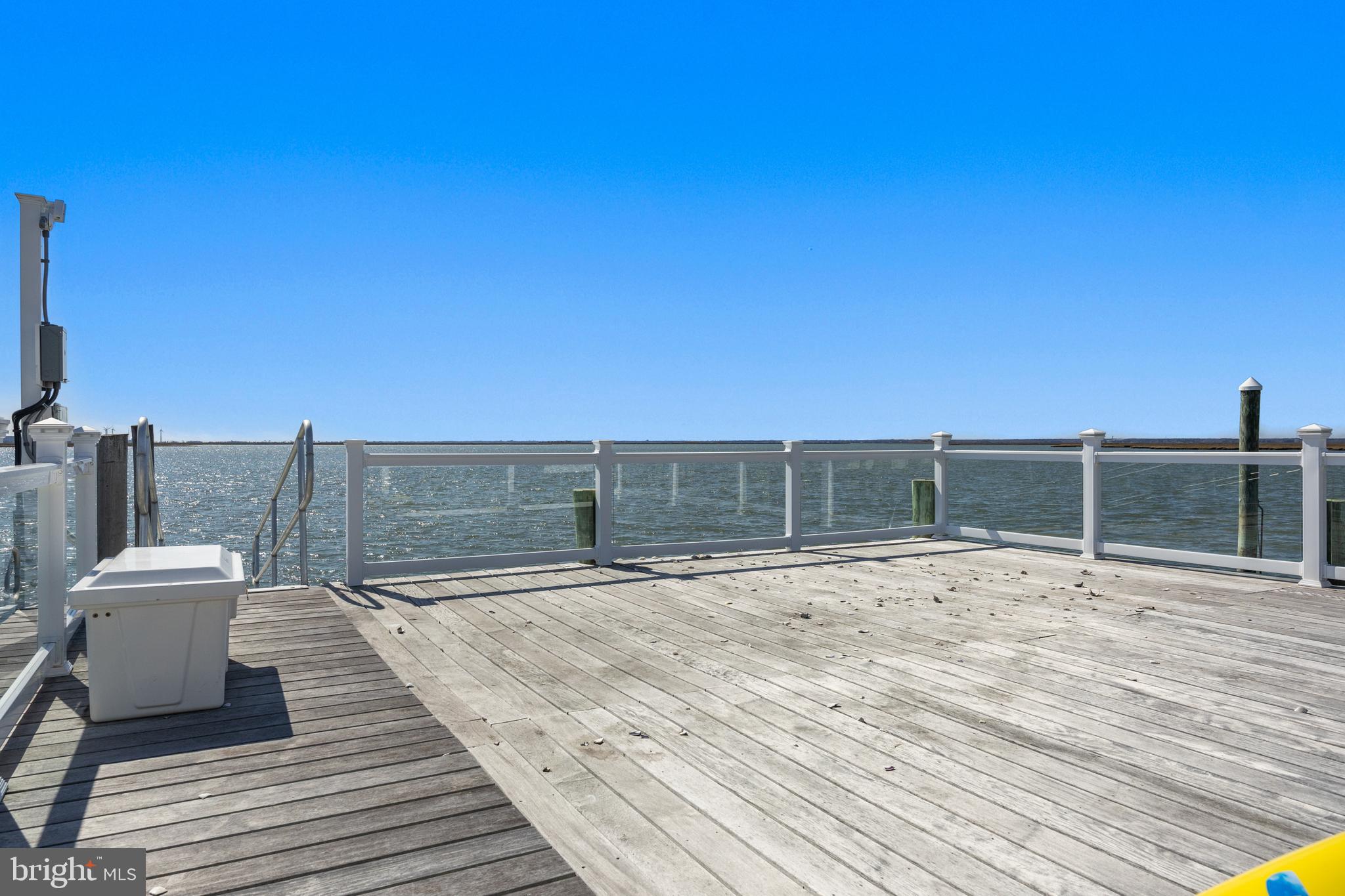 728 W Shore Dr
