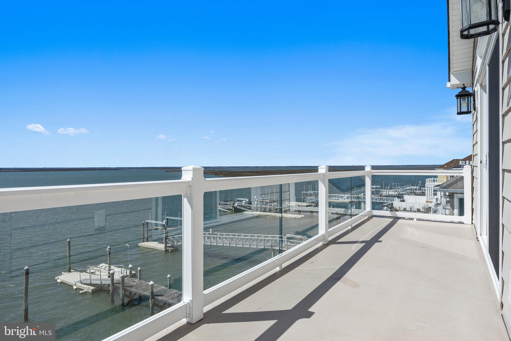 728 W Shore Dr