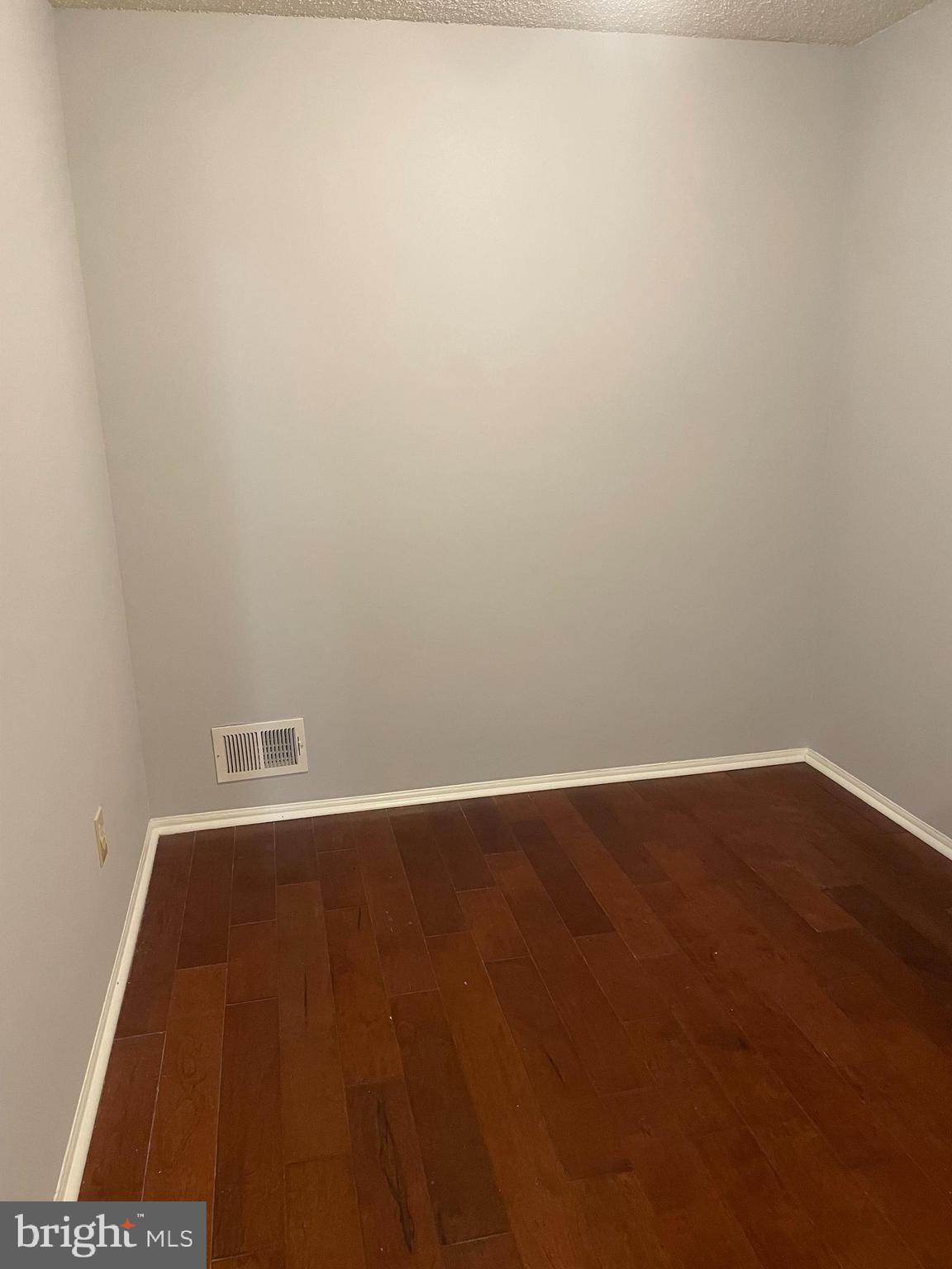 99 SUSSEX PL