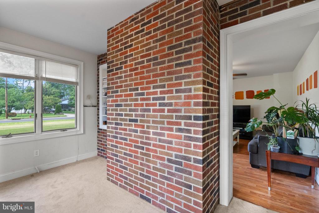 251 Wheat Rd
