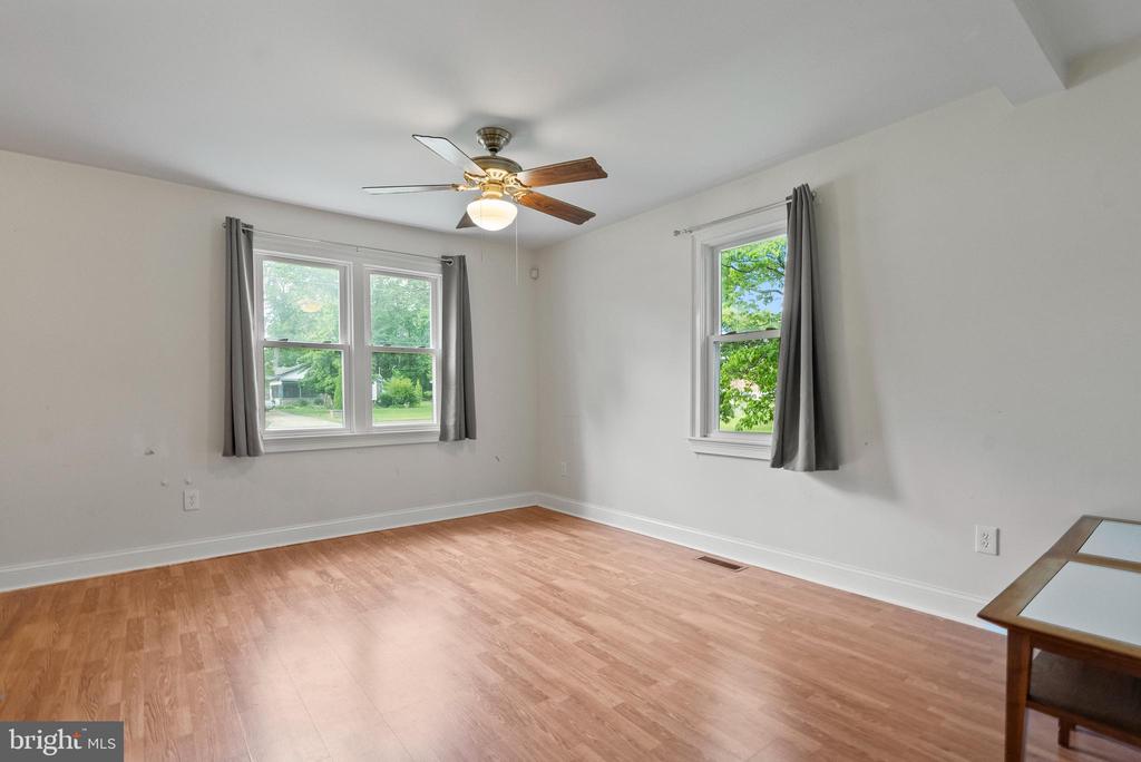 251 Wheat Rd