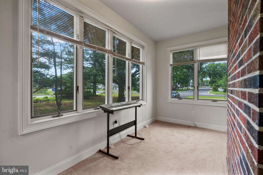 251 Wheat Rd