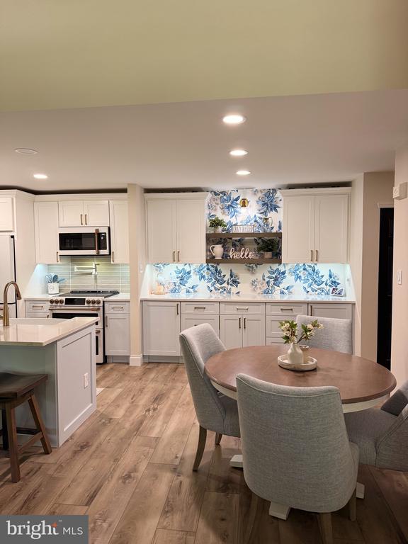 550 CENTRAL AVE Unit: D16