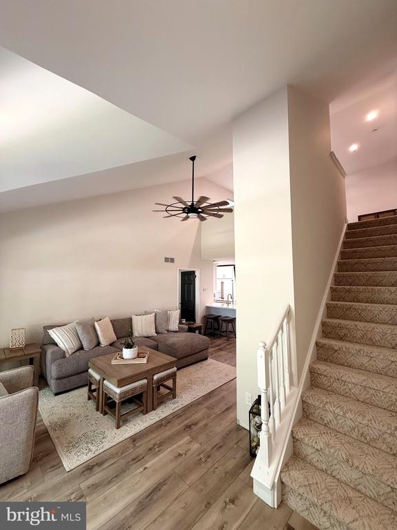 550 CENTRAL AVE Unit: D16