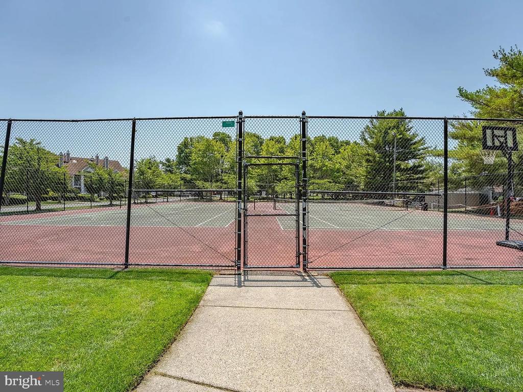 550 CENTRAL AVE Unit: D16