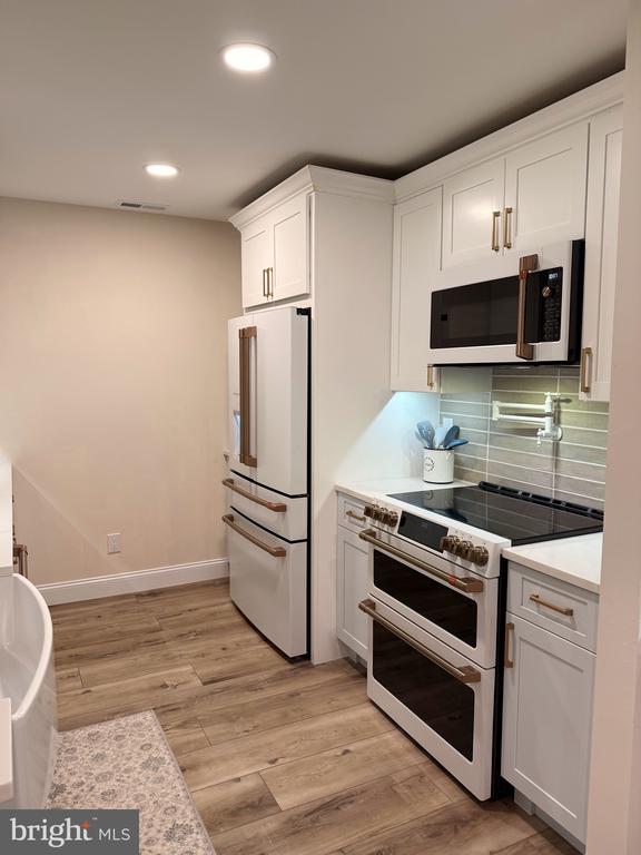 550 CENTRAL AVE Unit: D16