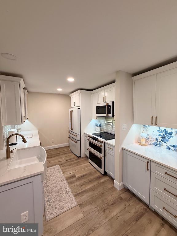 550 CENTRAL AVE Unit: D16