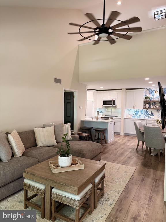 550 CENTRAL AVE Unit: D16
