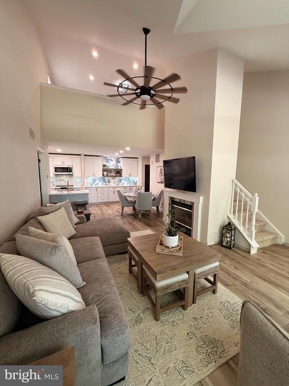 550 CENTRAL AVE Unit: D16