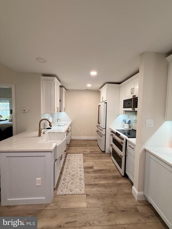 550 CENTRAL AVE Unit: D16