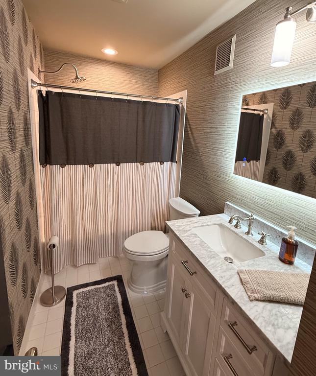 550 CENTRAL AVE Unit: D16