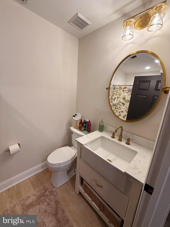 550 CENTRAL AVE Unit: D16