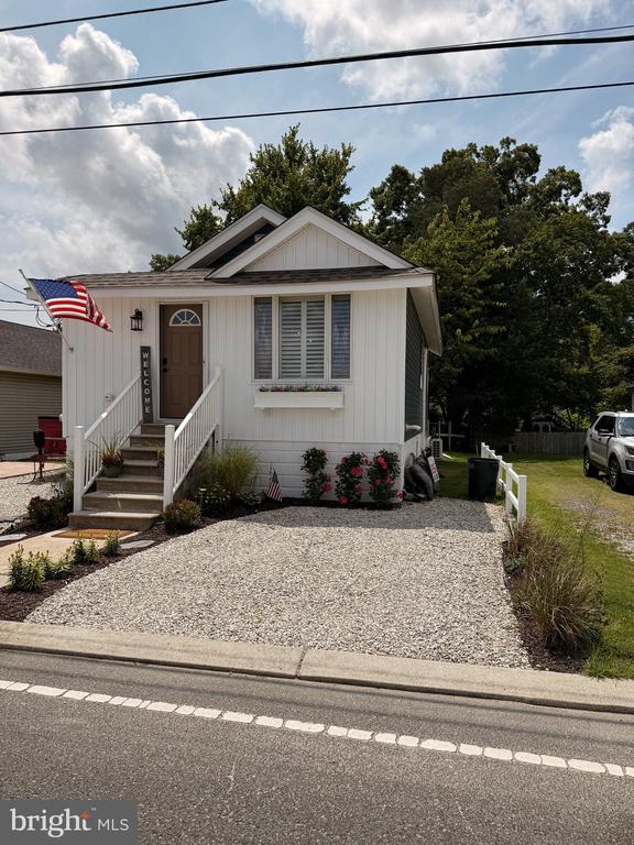 532 DOLPHIN AVENUE