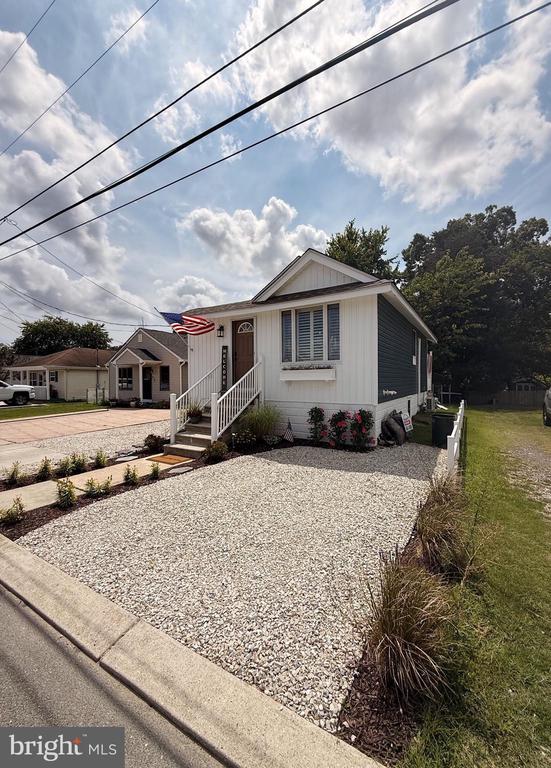 532 DOLPHIN AVENUE