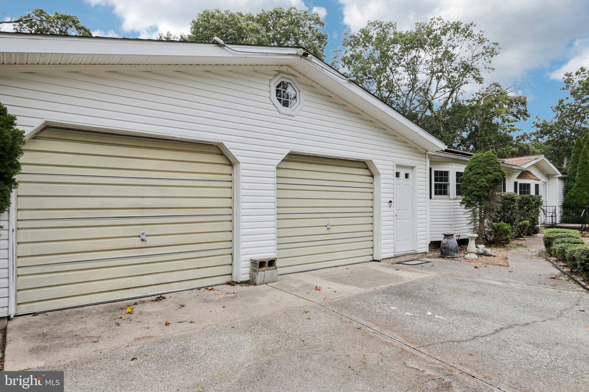 399 Upland Ave