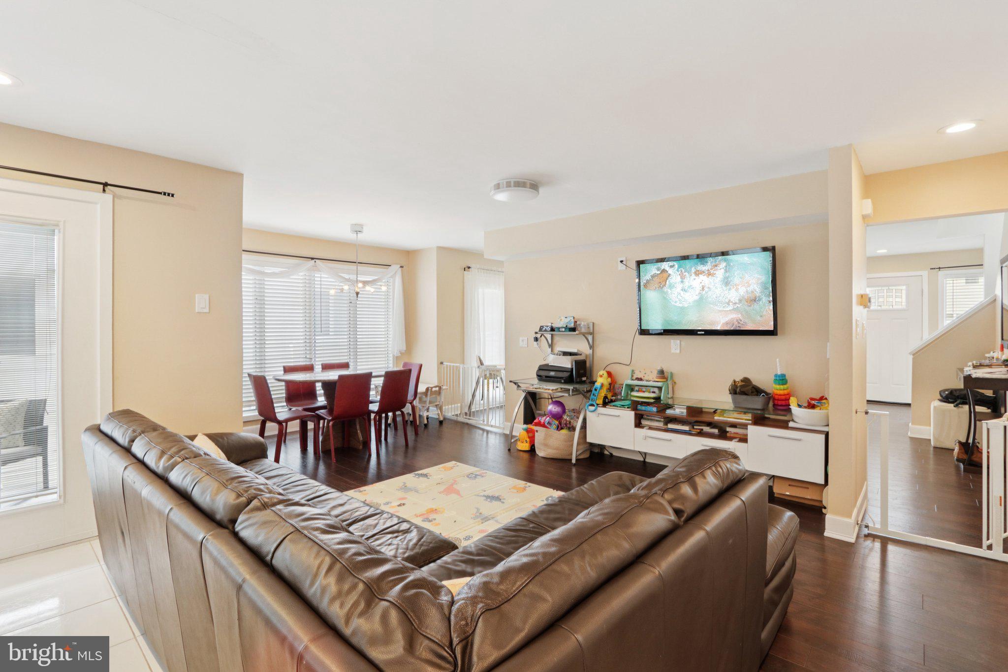 8 SEASIDE COURT