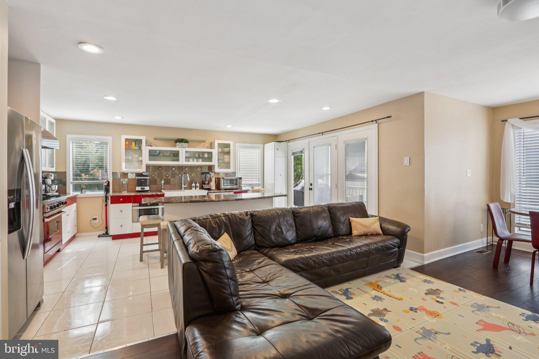 8 SEASIDE COURT