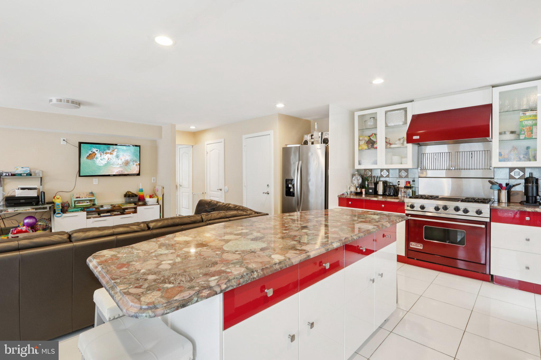 8 SEASIDE COURT