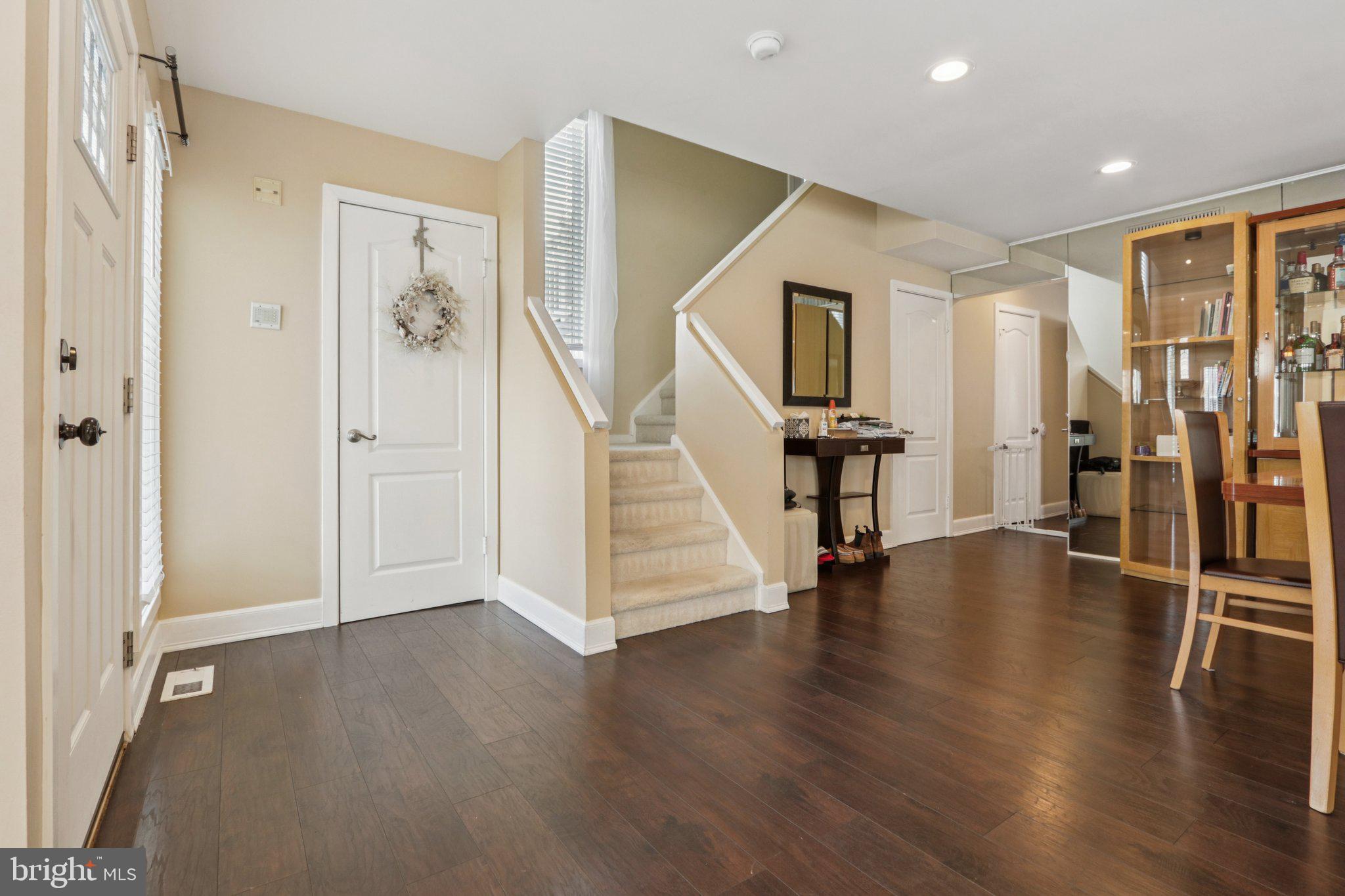8 SEASIDE COURT
