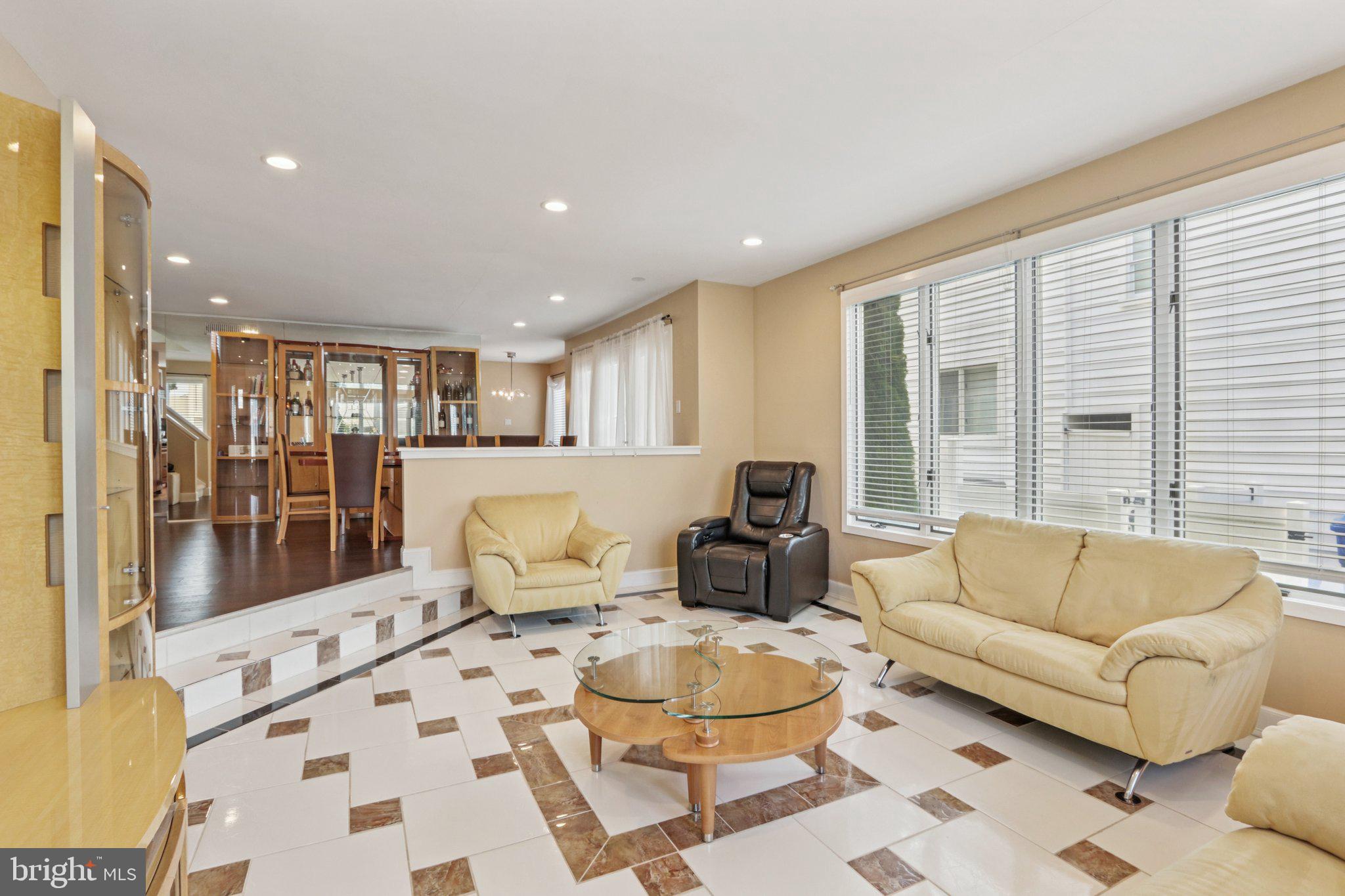 8 SEASIDE COURT
