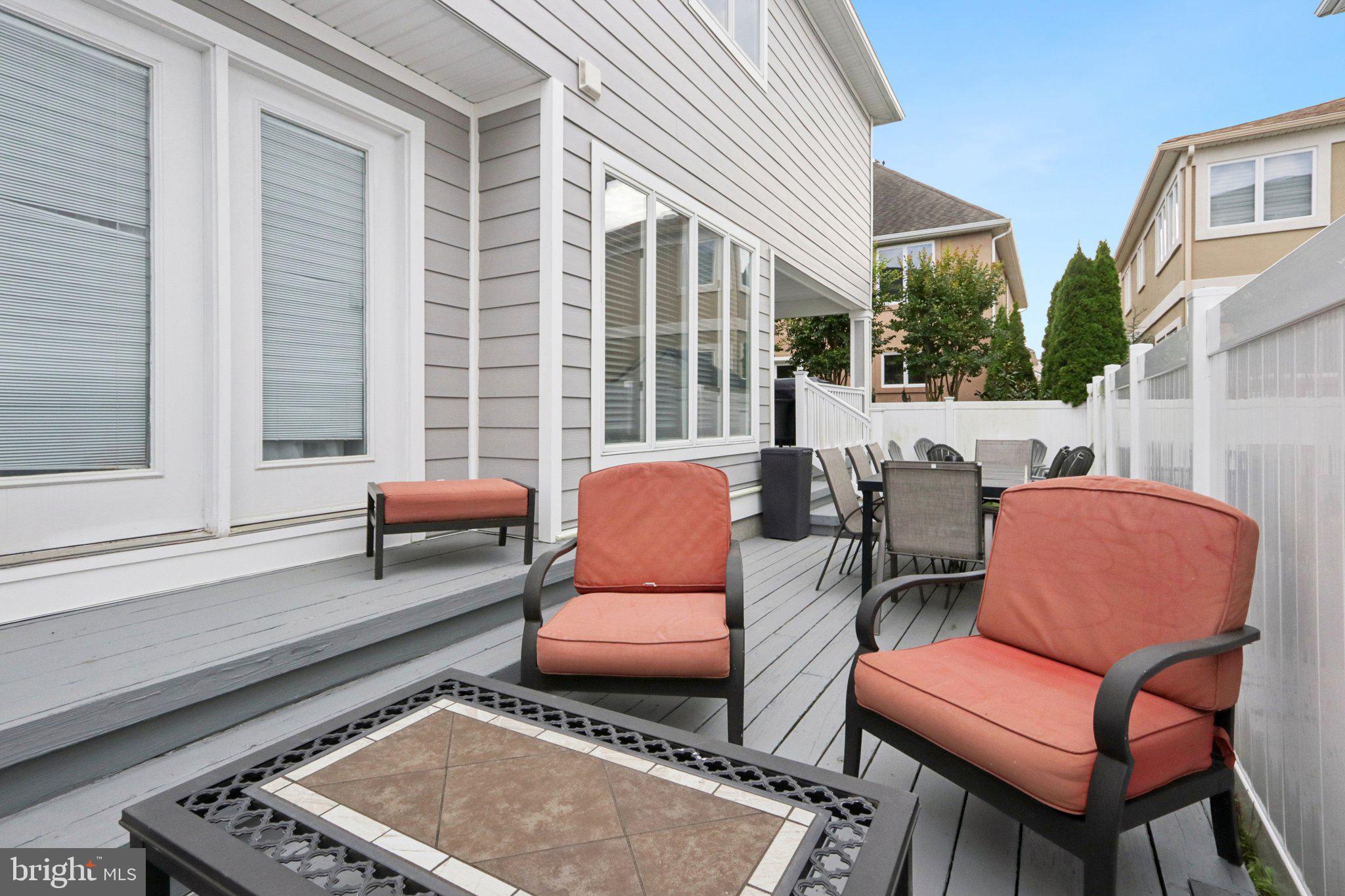 8 SEASIDE COURT
