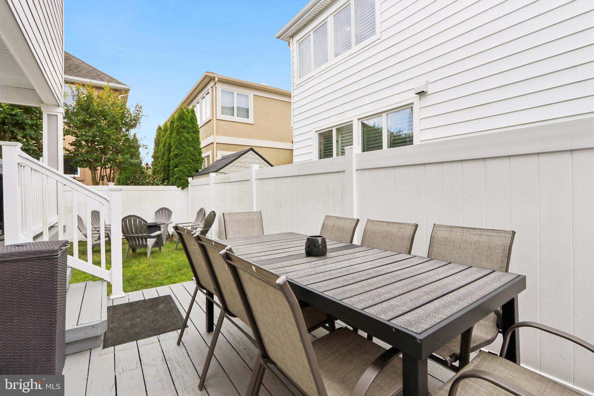 8 SEASIDE COURT