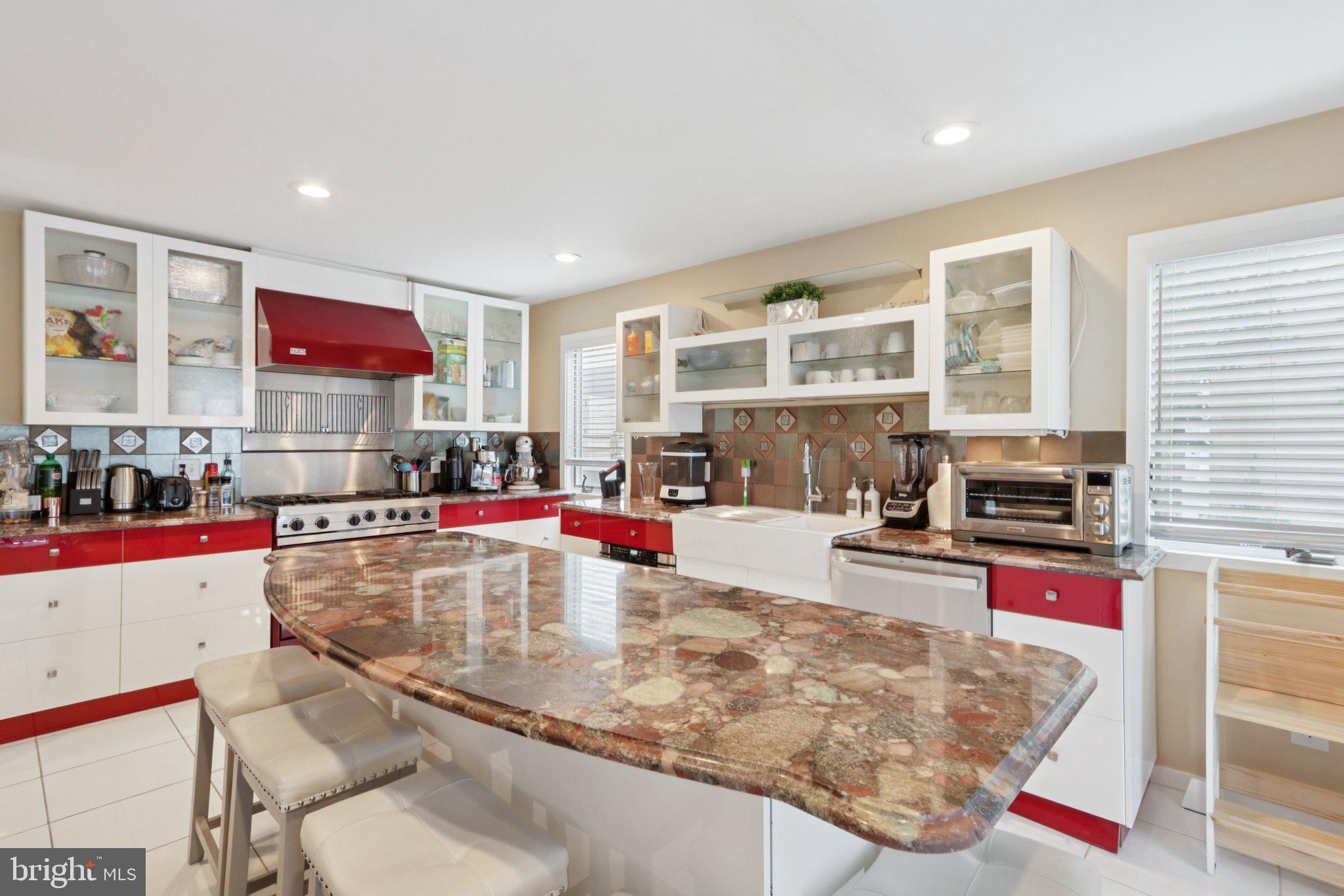 8 SEASIDE COURT