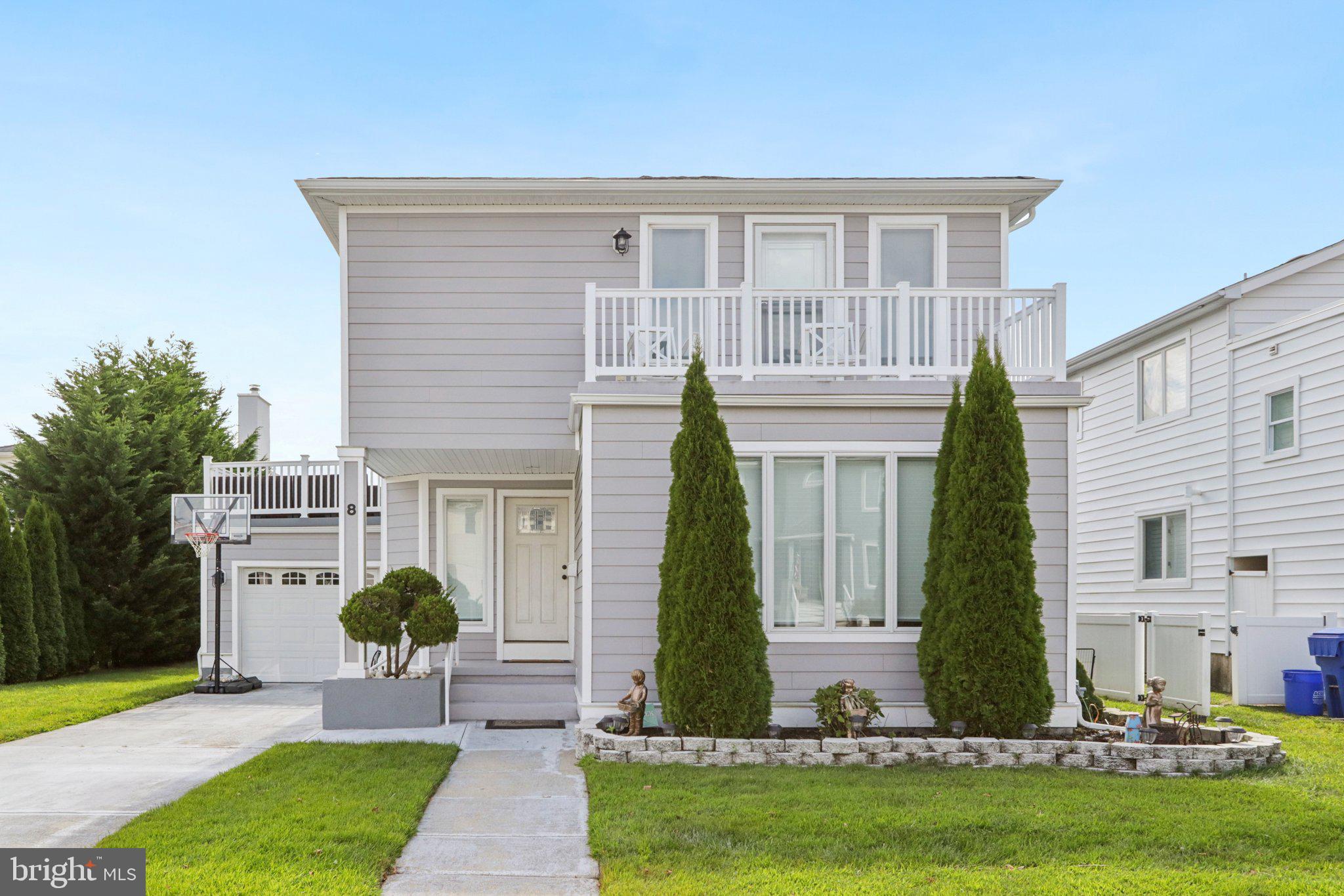 8 SEASIDE COURT
