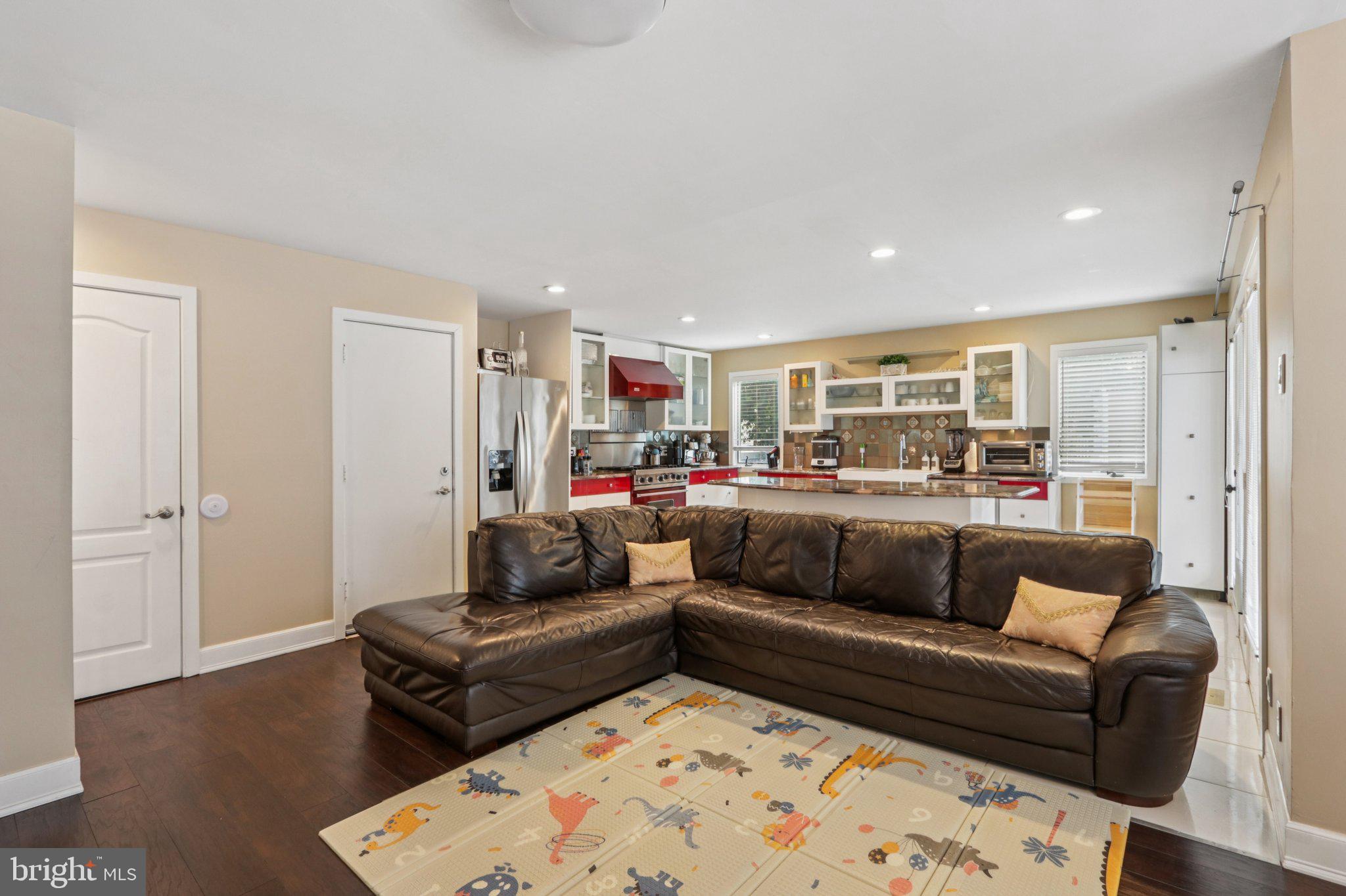 8 SEASIDE COURT