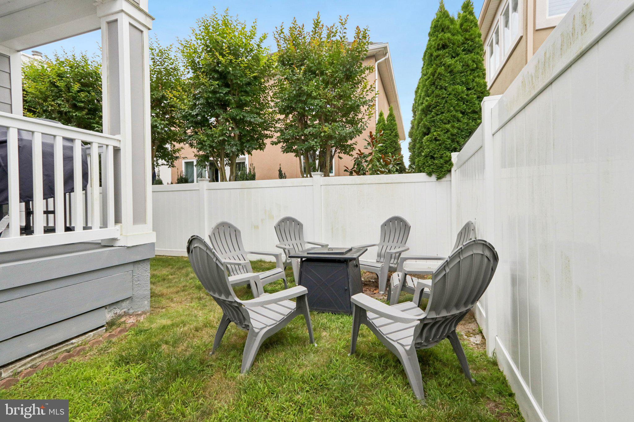 8 SEASIDE COURT