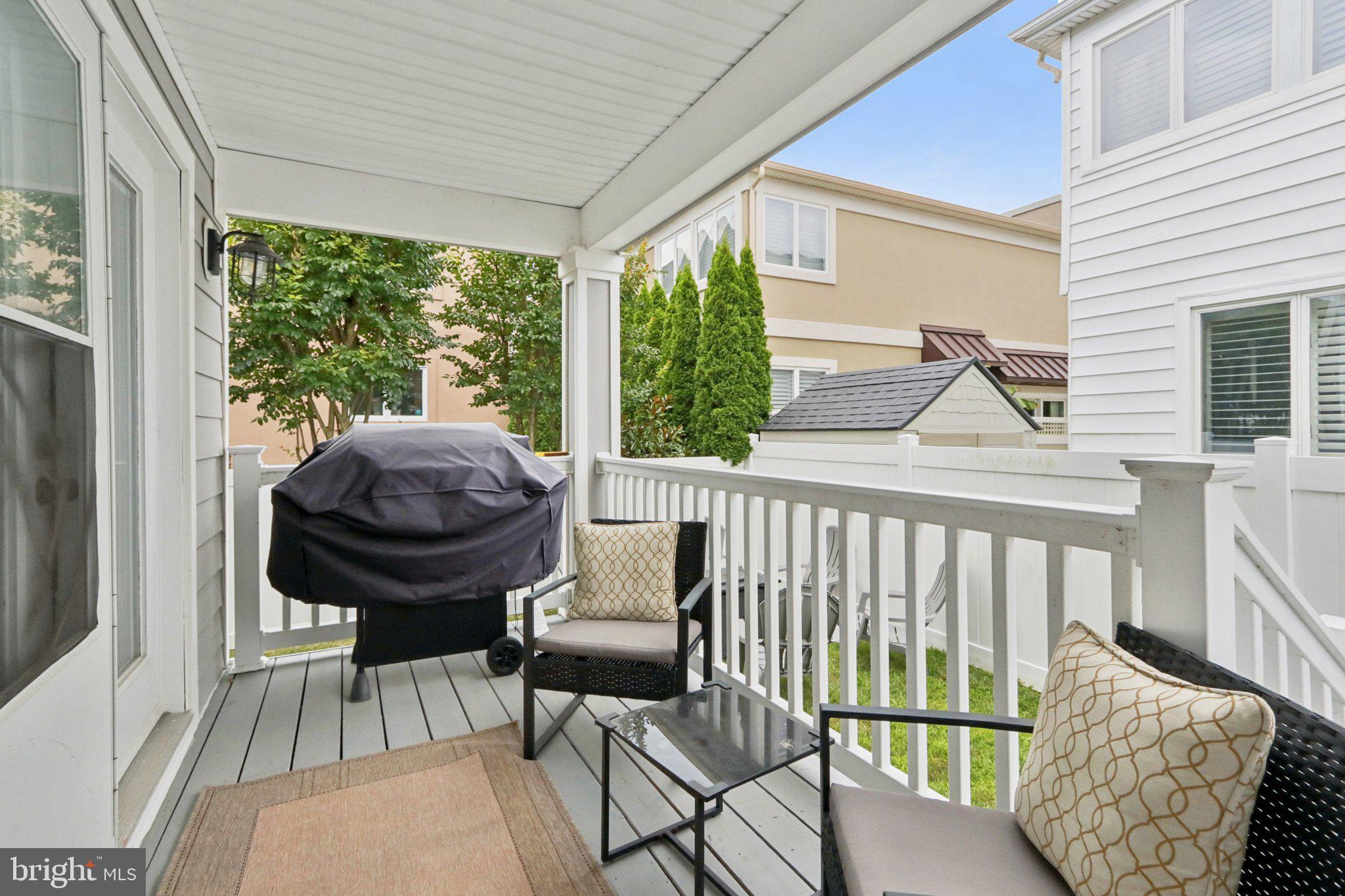 8 SEASIDE COURT