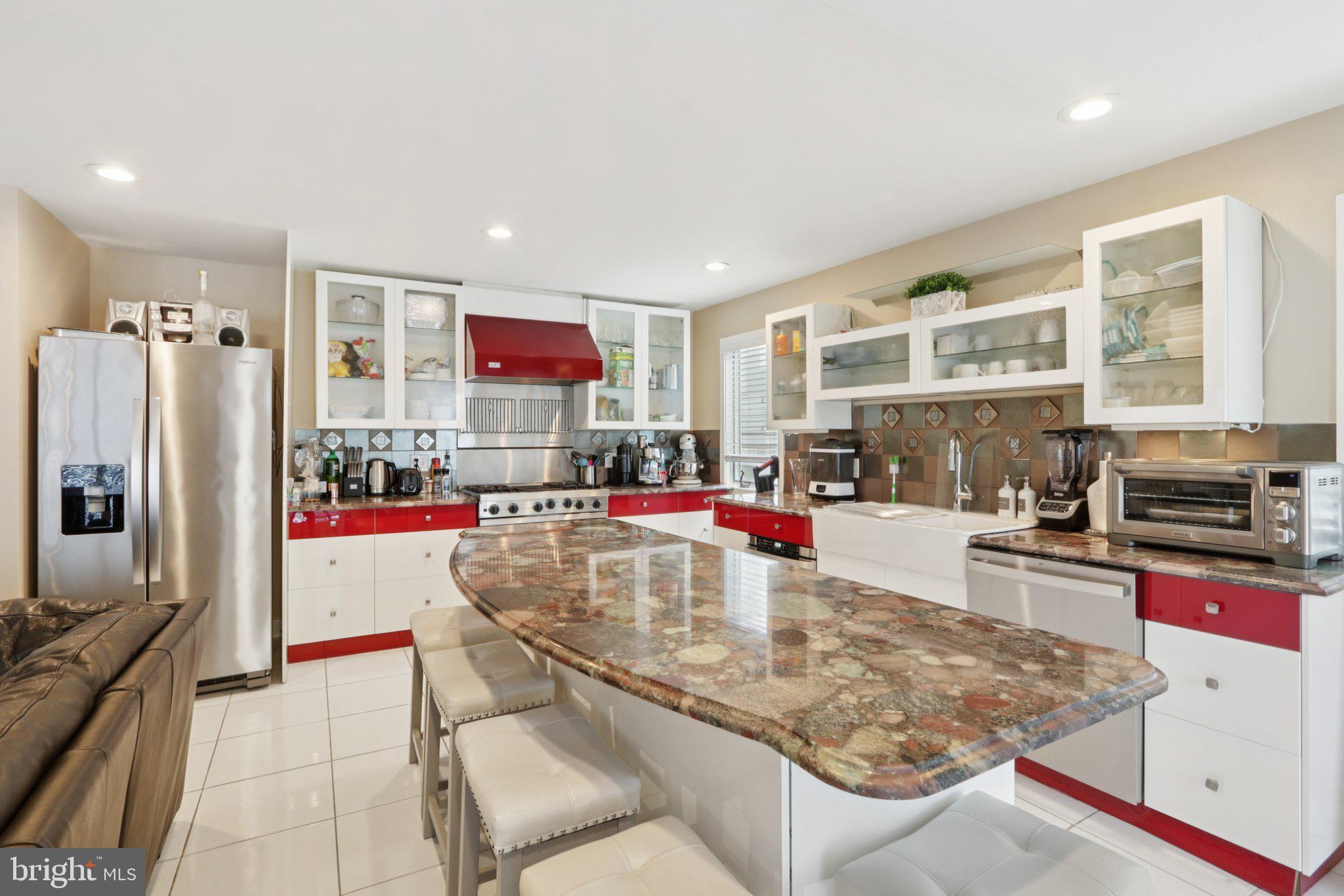 8 SEASIDE COURT