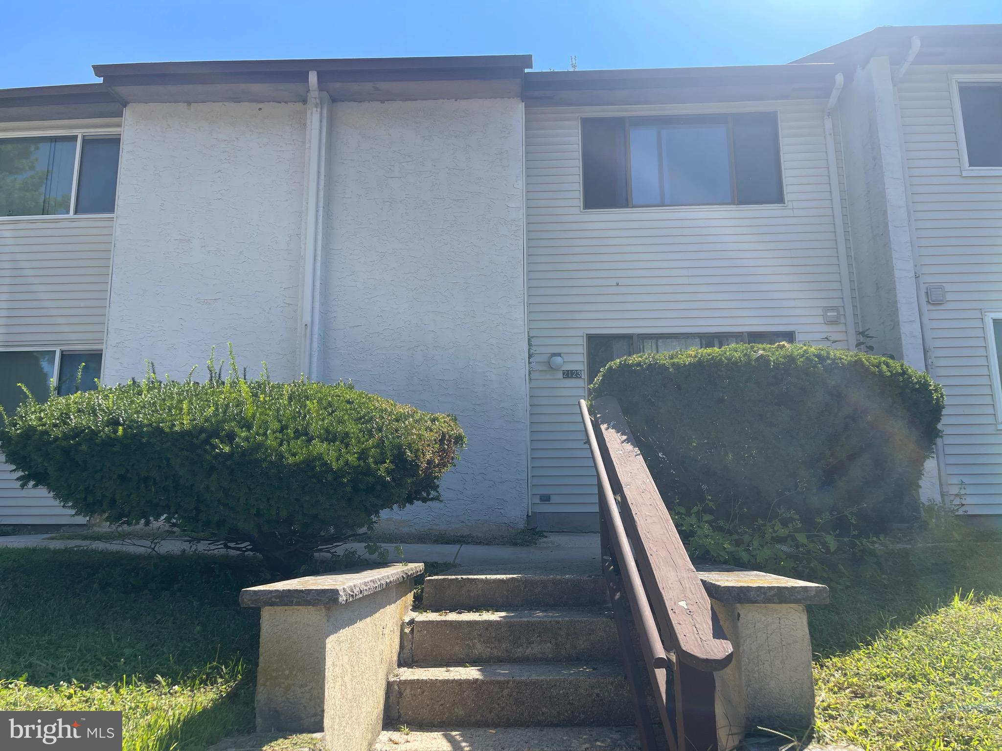 2123 RHODODENDRON COURT