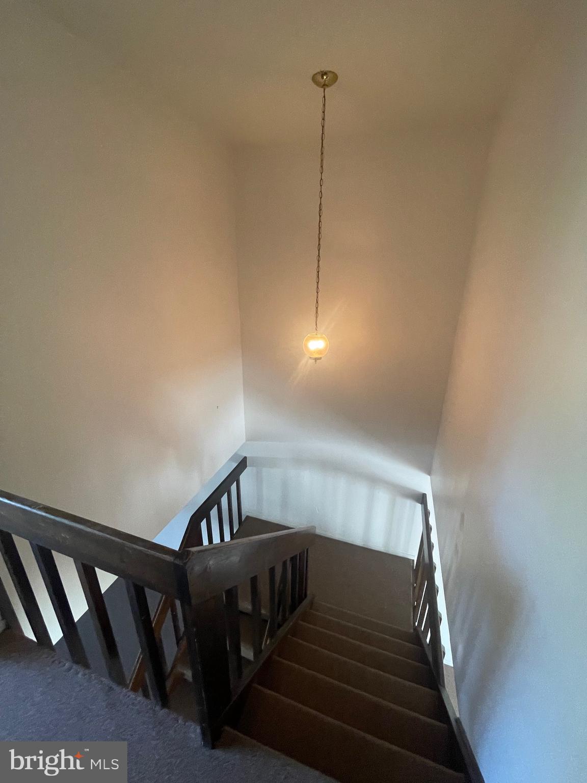 2123 RHODODENDRON COURT