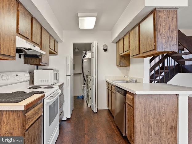 2123 RHODODENDRON COURT