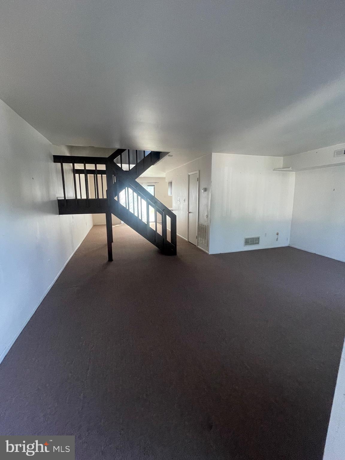 2123 RHODODENDRON COURT