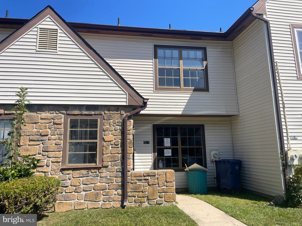 3045 IVY BUSH COURT