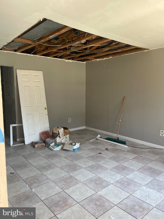 3045 IVY BUSH COURT