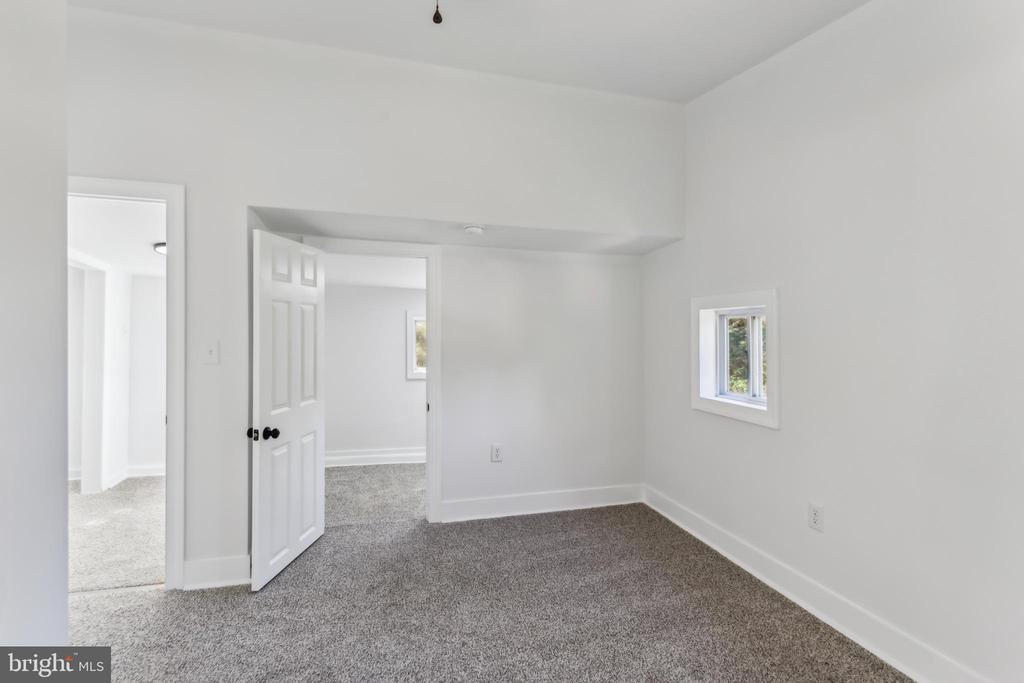 1306 W RENE AVENUE