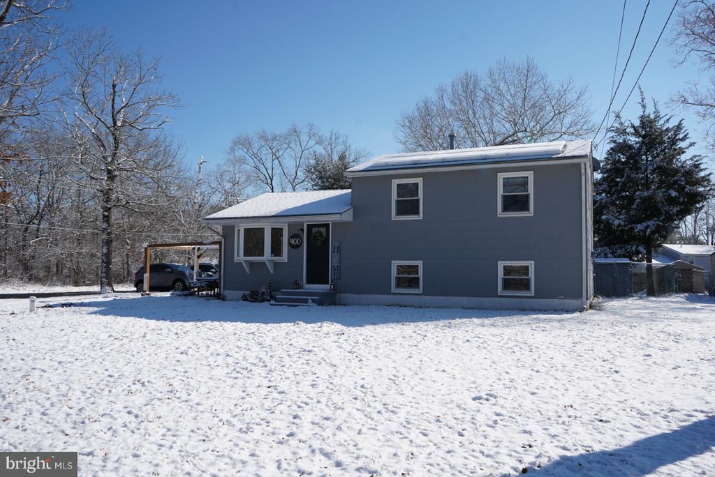 400 WOODLAWN AVENUE
