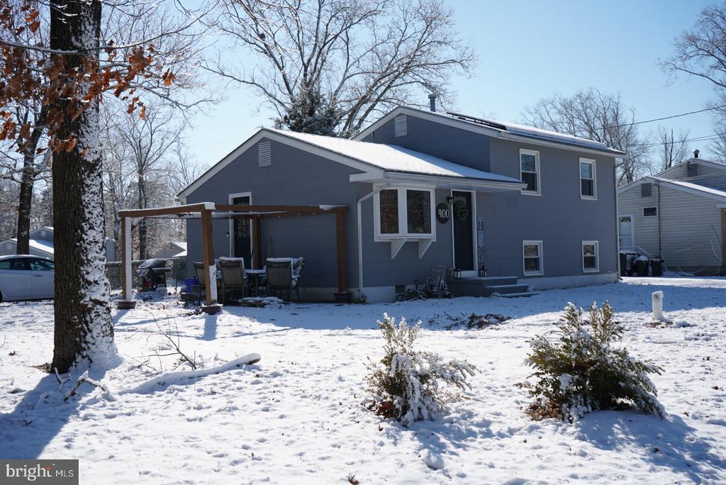 400 WOODLAWN AVENUE