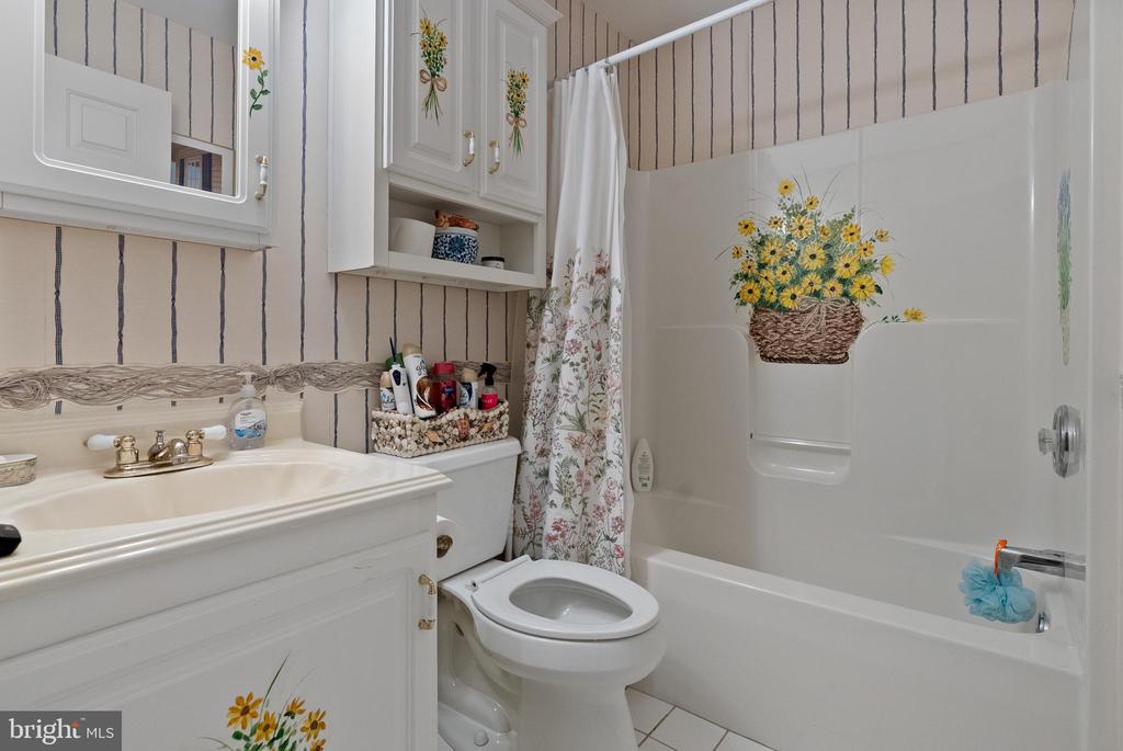 277 GREENBRIAR COURT