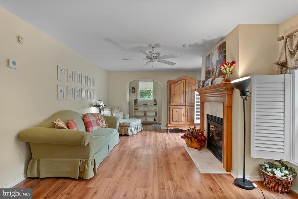 277 GREENBRIAR COURT