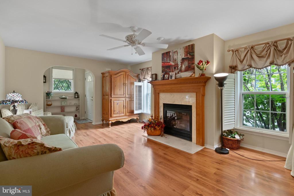 277 GREENBRIAR COURT
