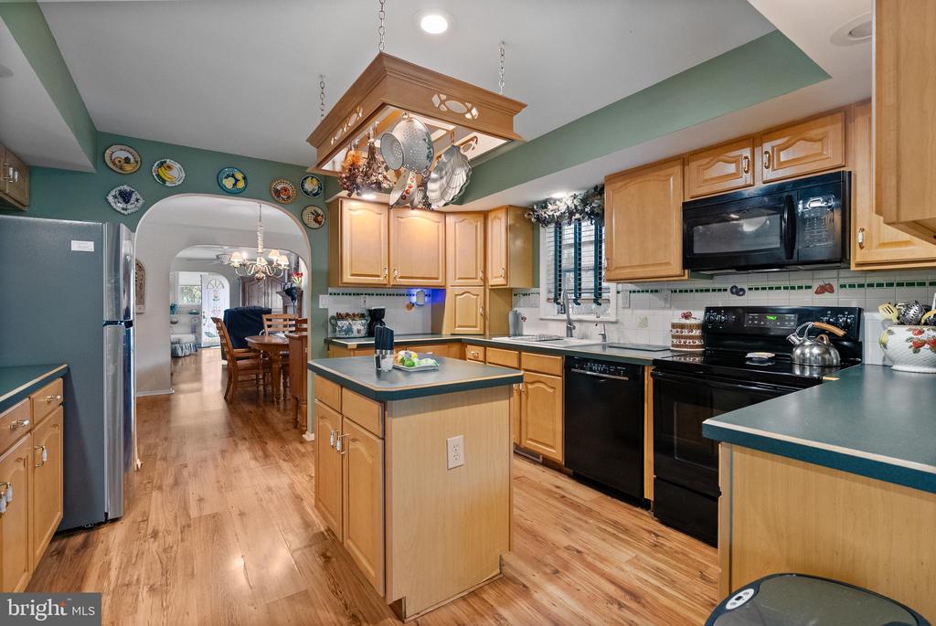 277 GREENBRIAR COURT