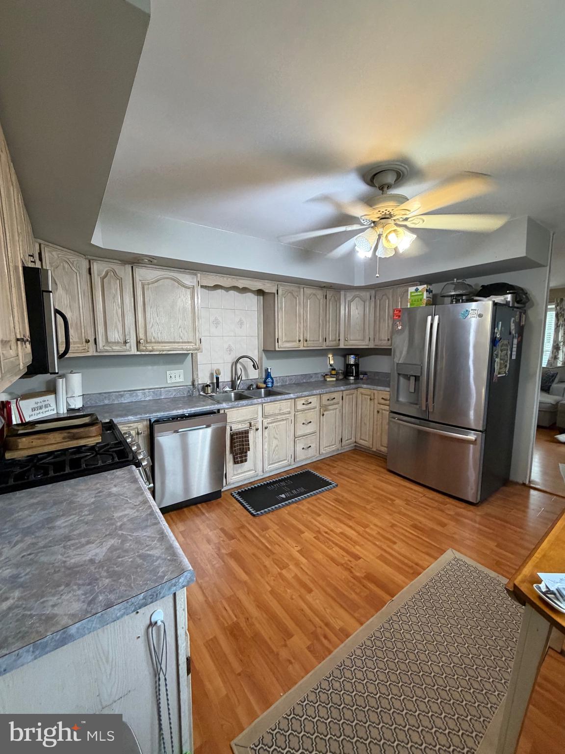 425 SAN FRANCISCO AVENUE