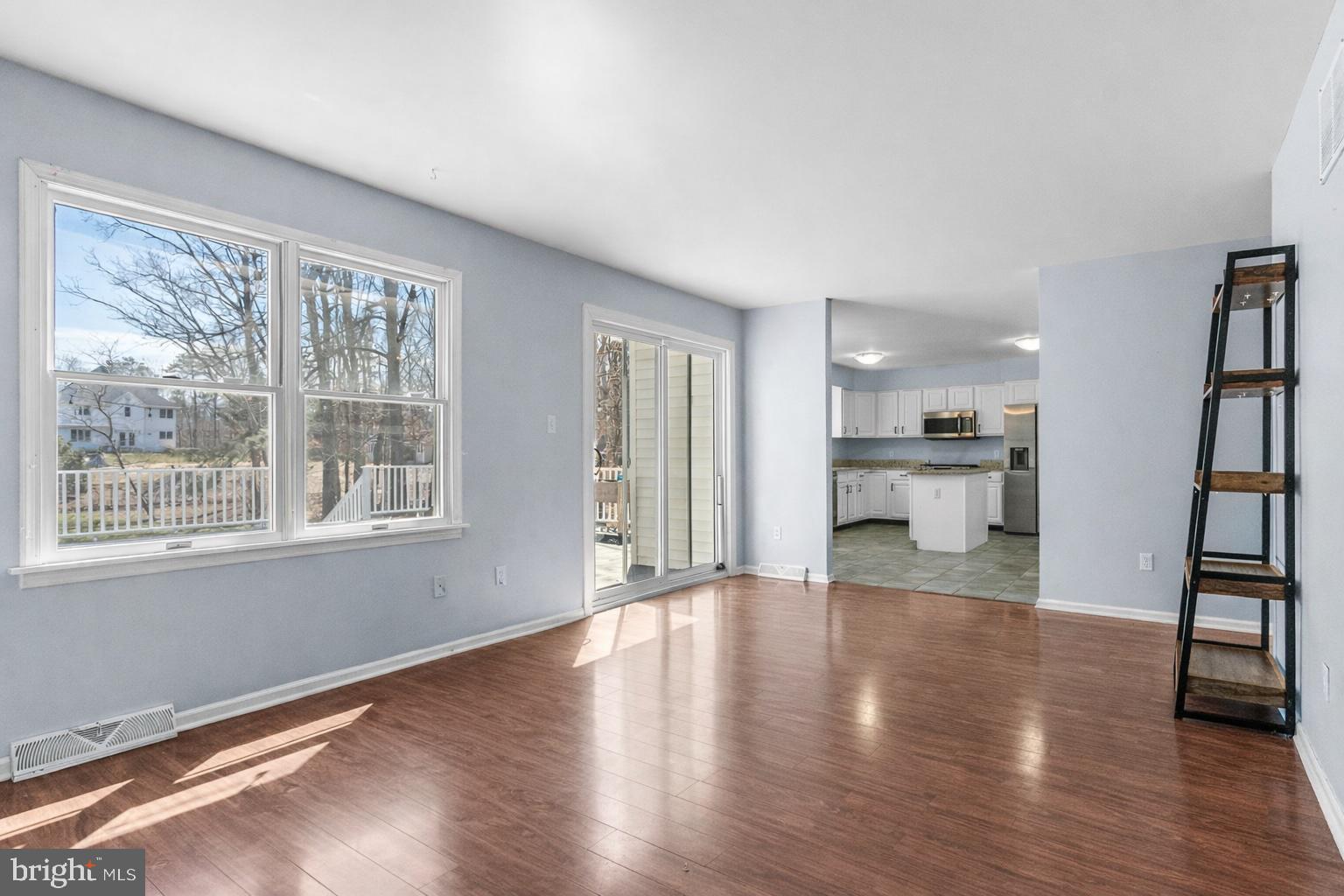 218 CRESTVIEW AVENUE