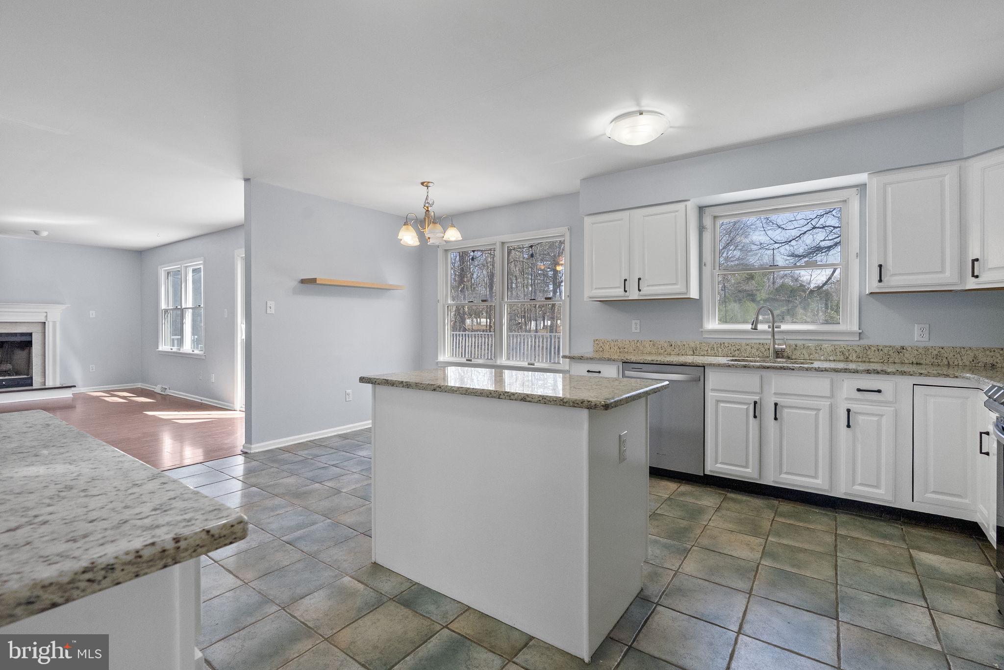 218 CRESTVIEW AVENUE