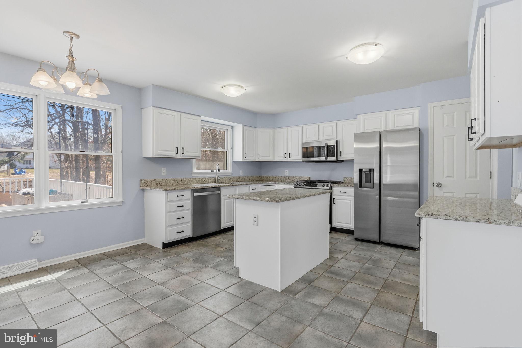 218 CRESTVIEW AVENUE