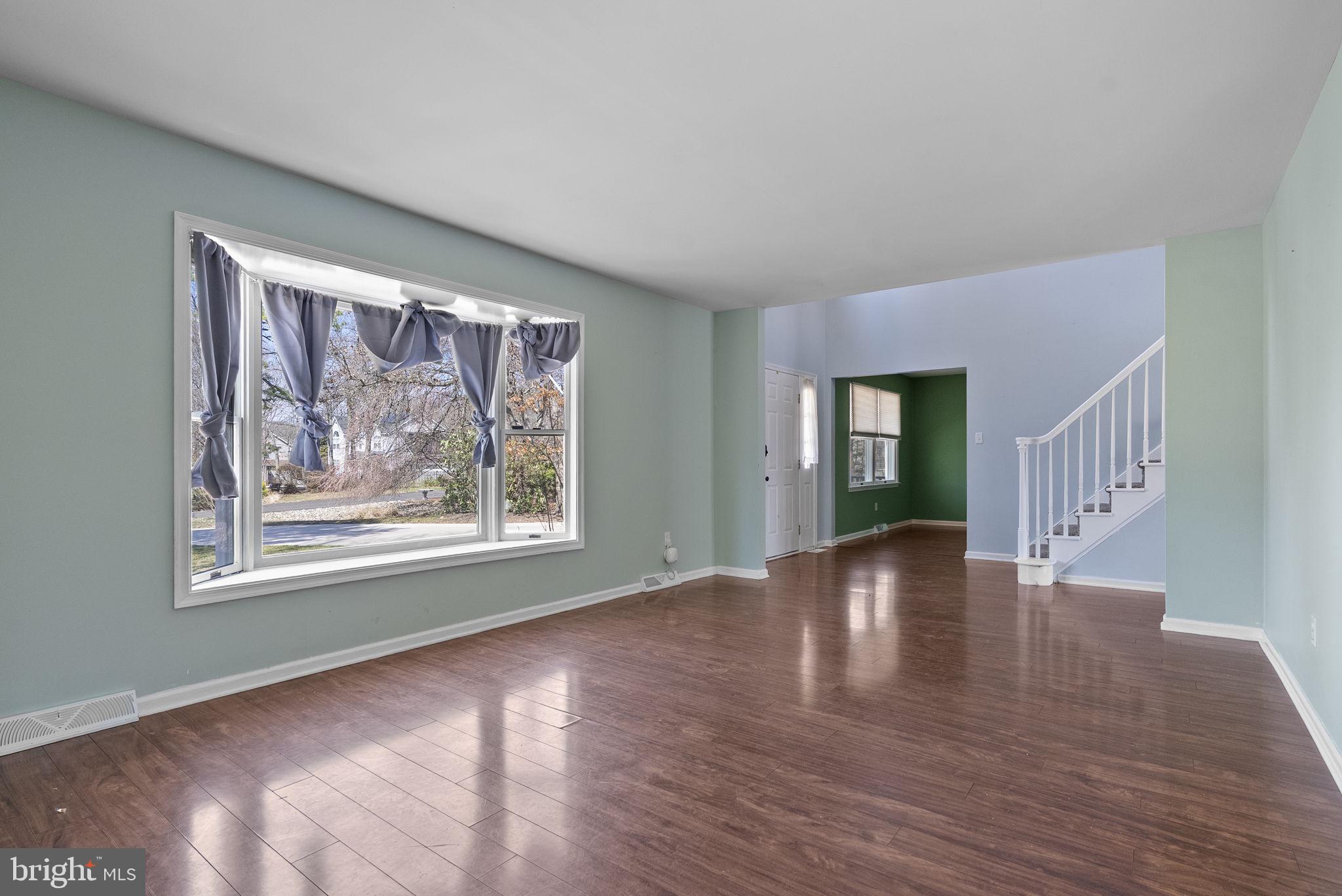 218 CRESTVIEW AVENUE